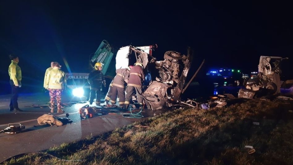 Dos muertos tras choque frontal de dos camiones en ruta 51
