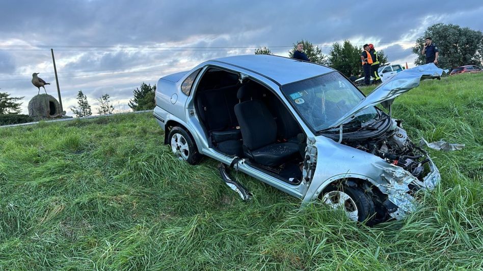 Tres efectivos policiales resultaron heridos en un accidente en ruta 205